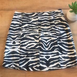 Wild Fable Mini Skirt Black White Animal Print Size 4 NWT